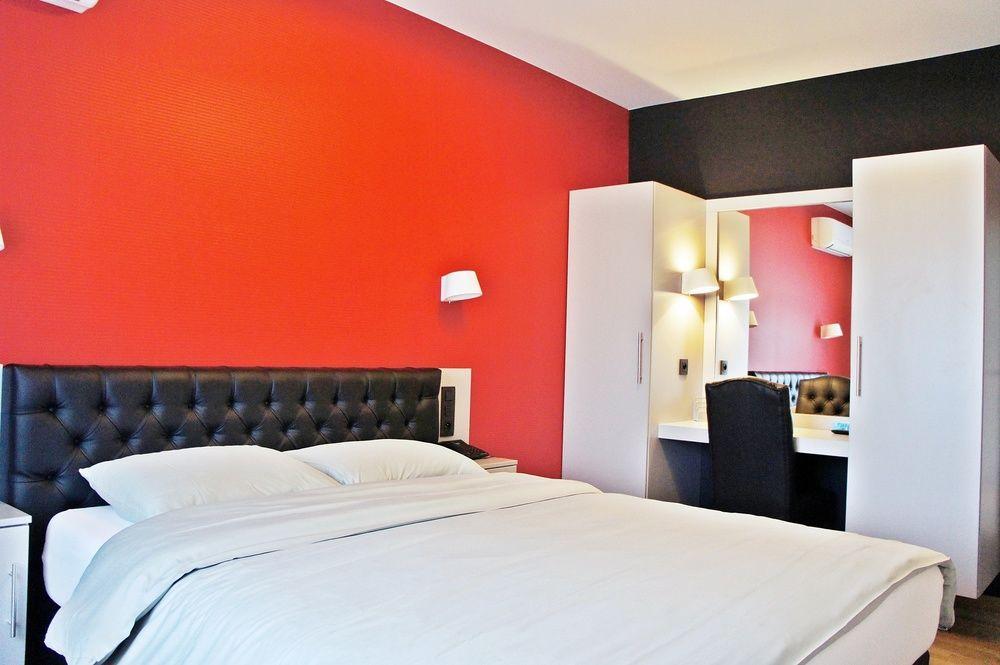 Belrom Hotel Sint-Truiden Eksteriør billede